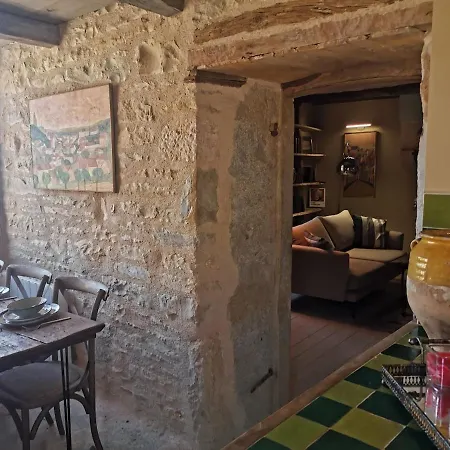 La Maison Medievale A Colombage En Quercy *