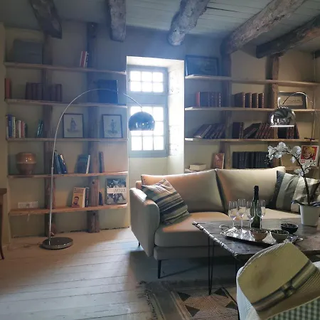 La Maison Medievale A Colombage En Quercy Tatil Evi Puylagarde